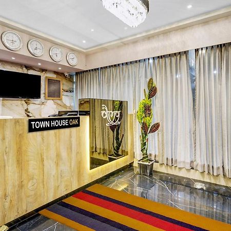Townhouse Oak Hotel Vaibhav スーラト エクステリア 写真
